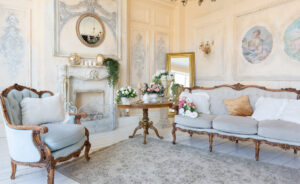 Crucial Features of Traditional Home Decor: