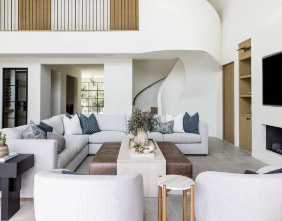 10 Coastal Decor Living Room Ideas for a Relaxing Beach-Inspired Home