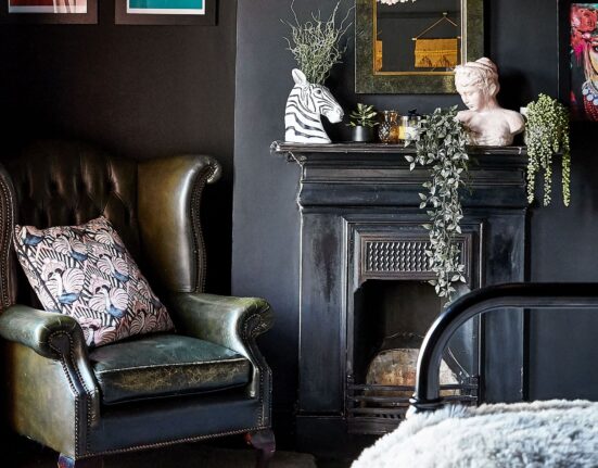 13 Dark & Stunning Gothic Decor Home Ideas for a Bold Interior