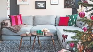 Selecting a Theme for Christmas Decorated Living Room Ideas (Deeper Look):