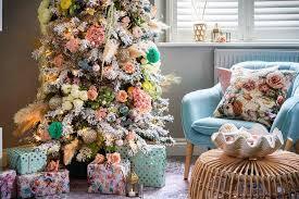 Christmas Tree Central to Christmas Decorated Living Room Ideas: