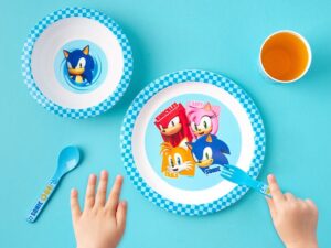 Tableware Sets Plates, mugs, and towels in Sonic blue with character prints: