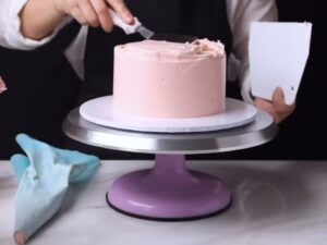 In-Person Courses on Cake Decorating: What the Classroom Gives You That Video Cannot: