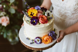 Sugar Flowers Top Choice for Wedding Cake Decorating: