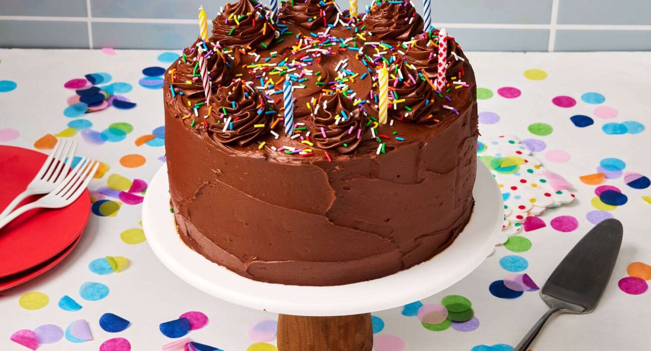 25 Essential Cake Decorating Tips for Beautiful and Professional-Looking Cakes!