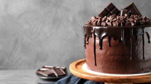The Perfect Crumb Coat for Decorating Chocolate Cake: