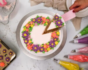 Buttercream Consistency: The Variable That Determines Whether Cake Decorating Flowers Hold or Collapse