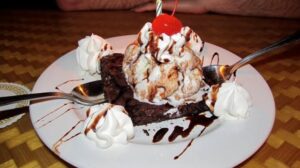 does chilis give free birthday dessert You Should Know About the Dessert Itself: