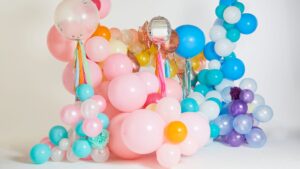 How to Choose the Right Way of Decorating Balloons on Different Surfaces: