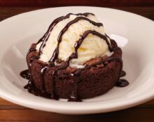 1 Does Texas Roadhouse Give Free Birthday Dessert?