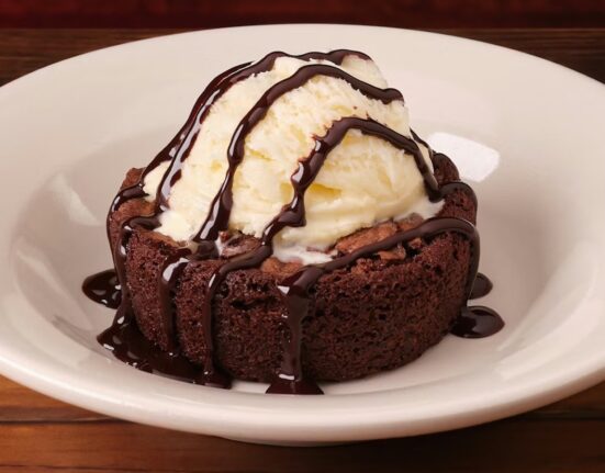 1 Does Texas Roadhouse Give Free Birthday Dessert?